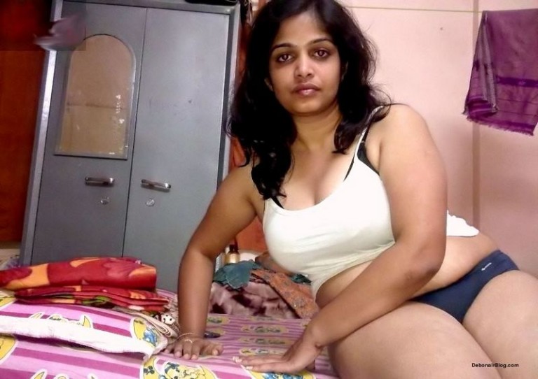 Slutty Desi Bhabhi Showing Big Boobs And Fingering Hairy Cunt Pi